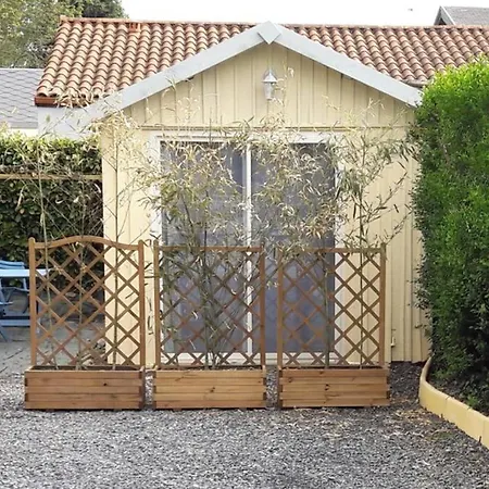 Maisonnette A 100 M De Tarbes Sud